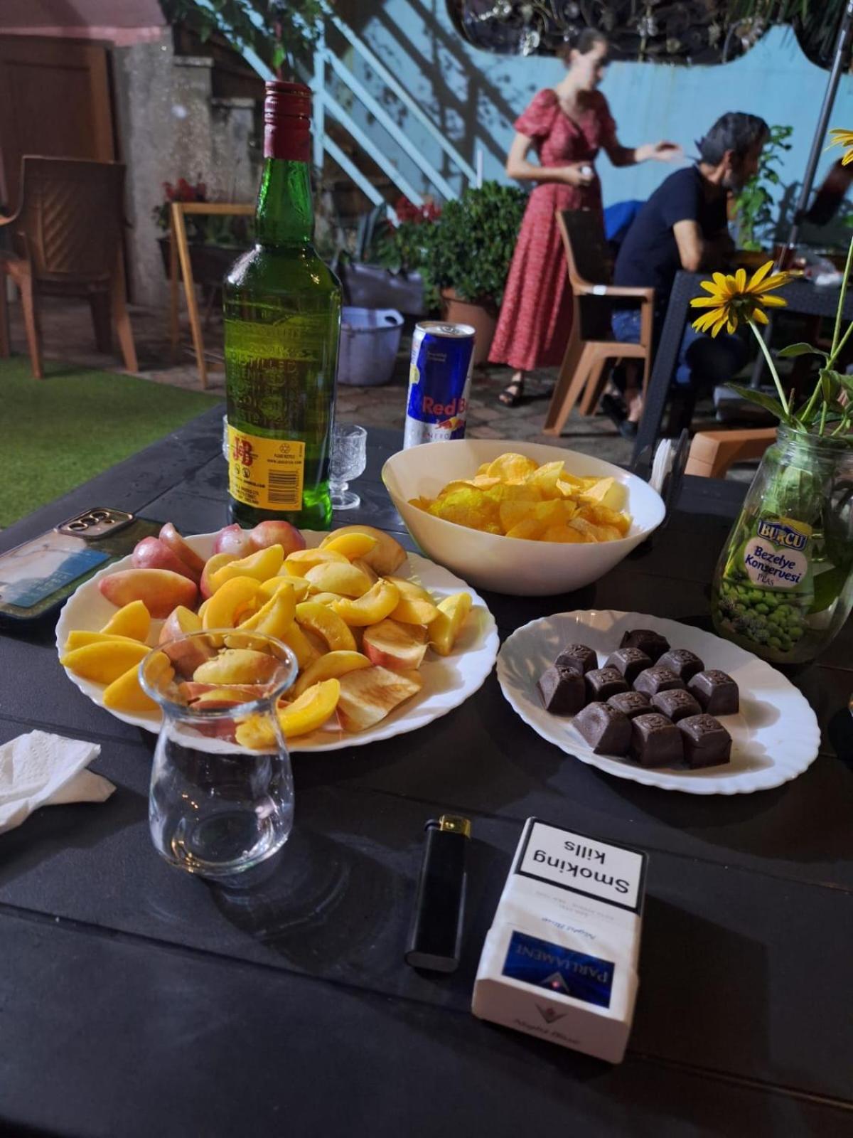 Nino And Ali Apartment Батуми Екстериор снимка