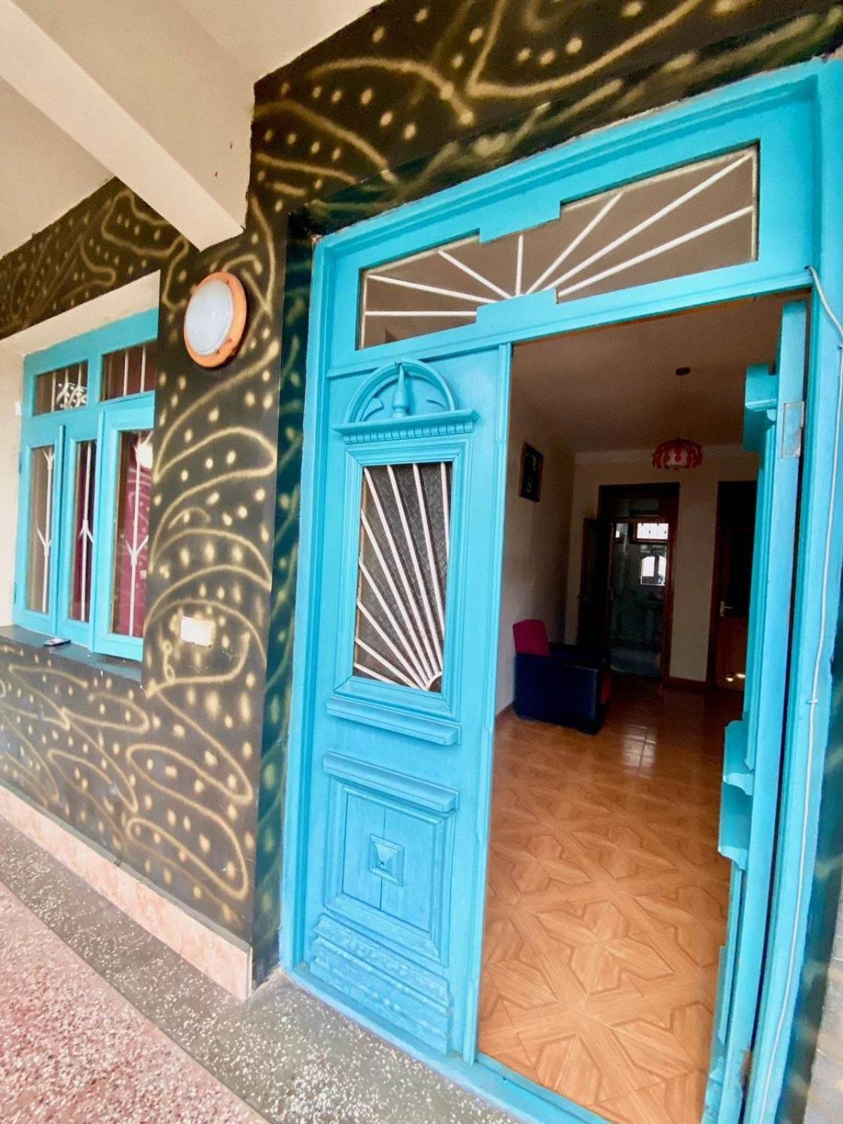 Nino And Ali Apartment Батуми Екстериор снимка
