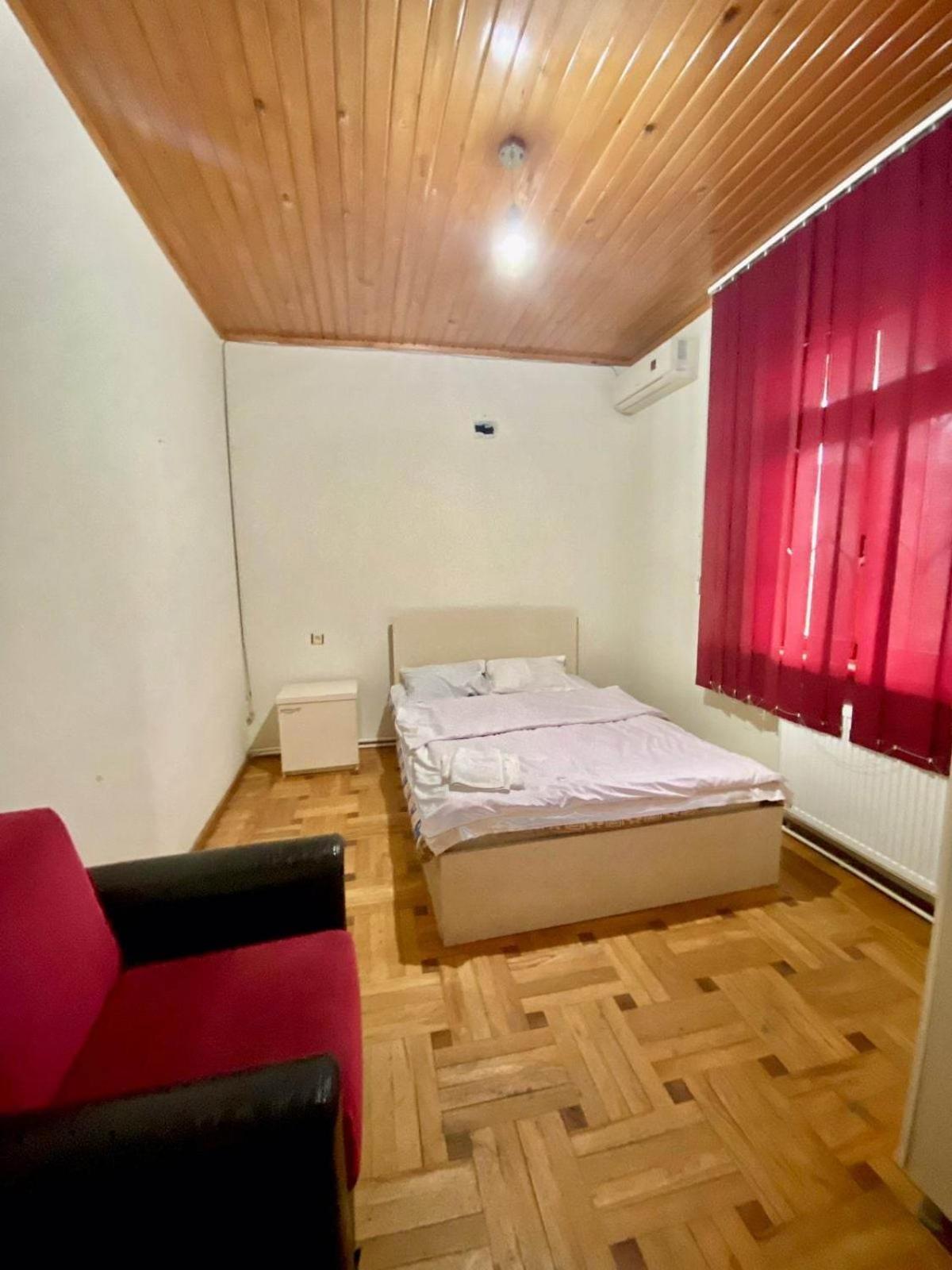 Nino And Ali Apartment Батуми Екстериор снимка
