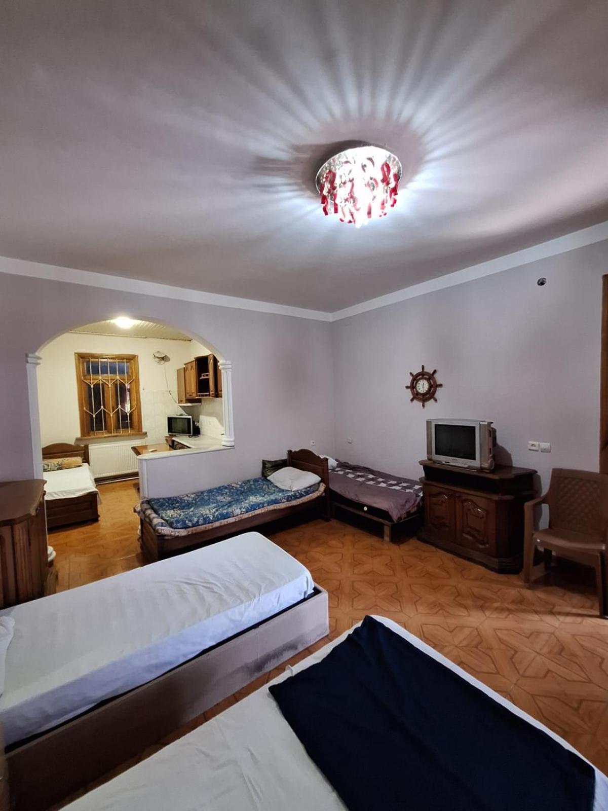 Nino And Ali Apartment Батуми Екстериор снимка