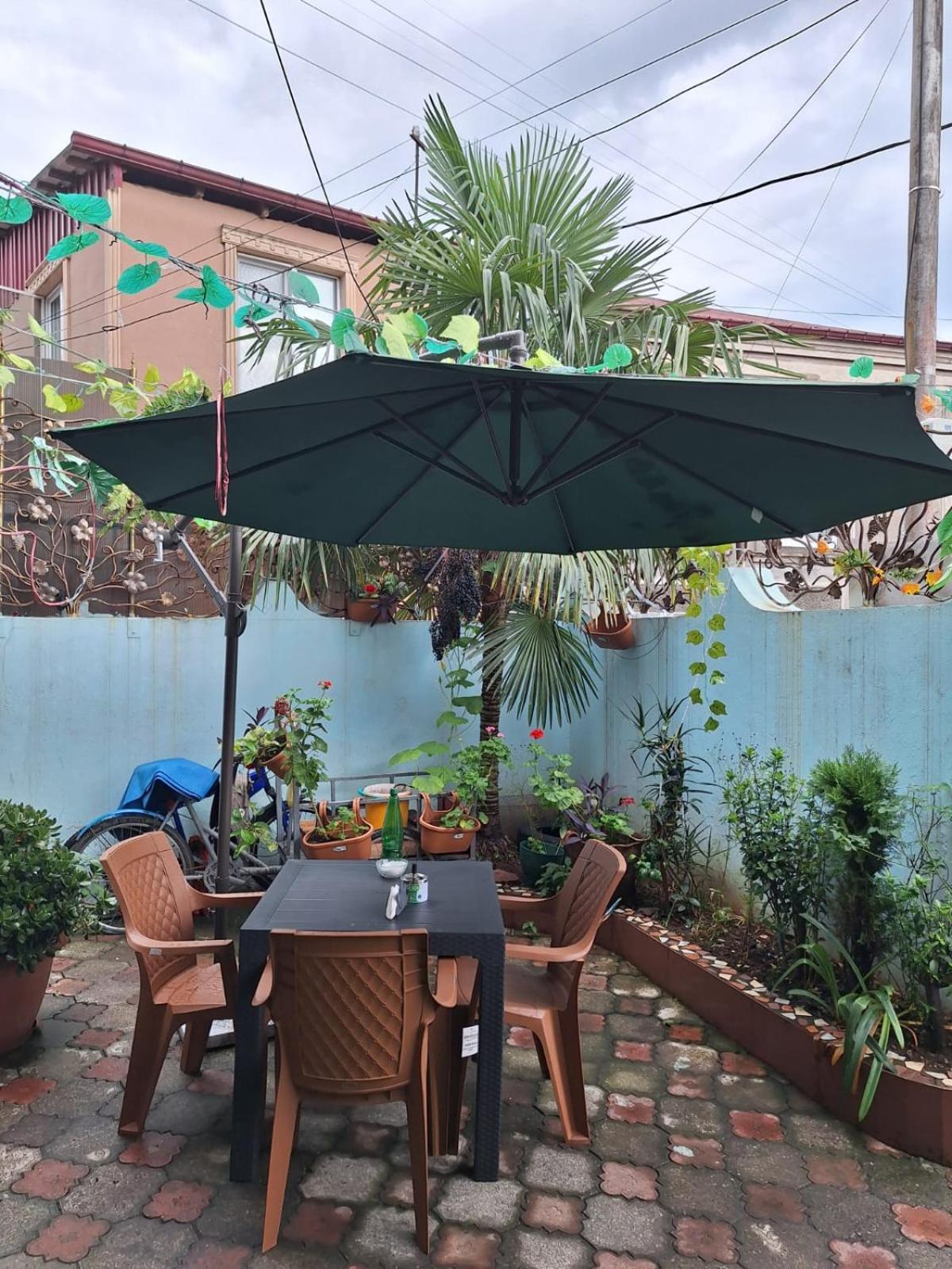 Nino And Ali Apartment Батуми Екстериор снимка