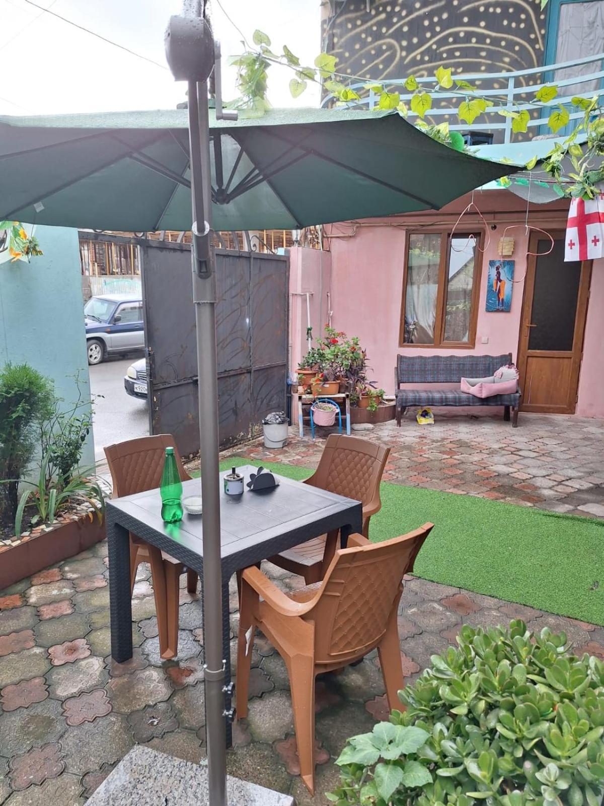 Nino And Ali Apartment Батуми Екстериор снимка