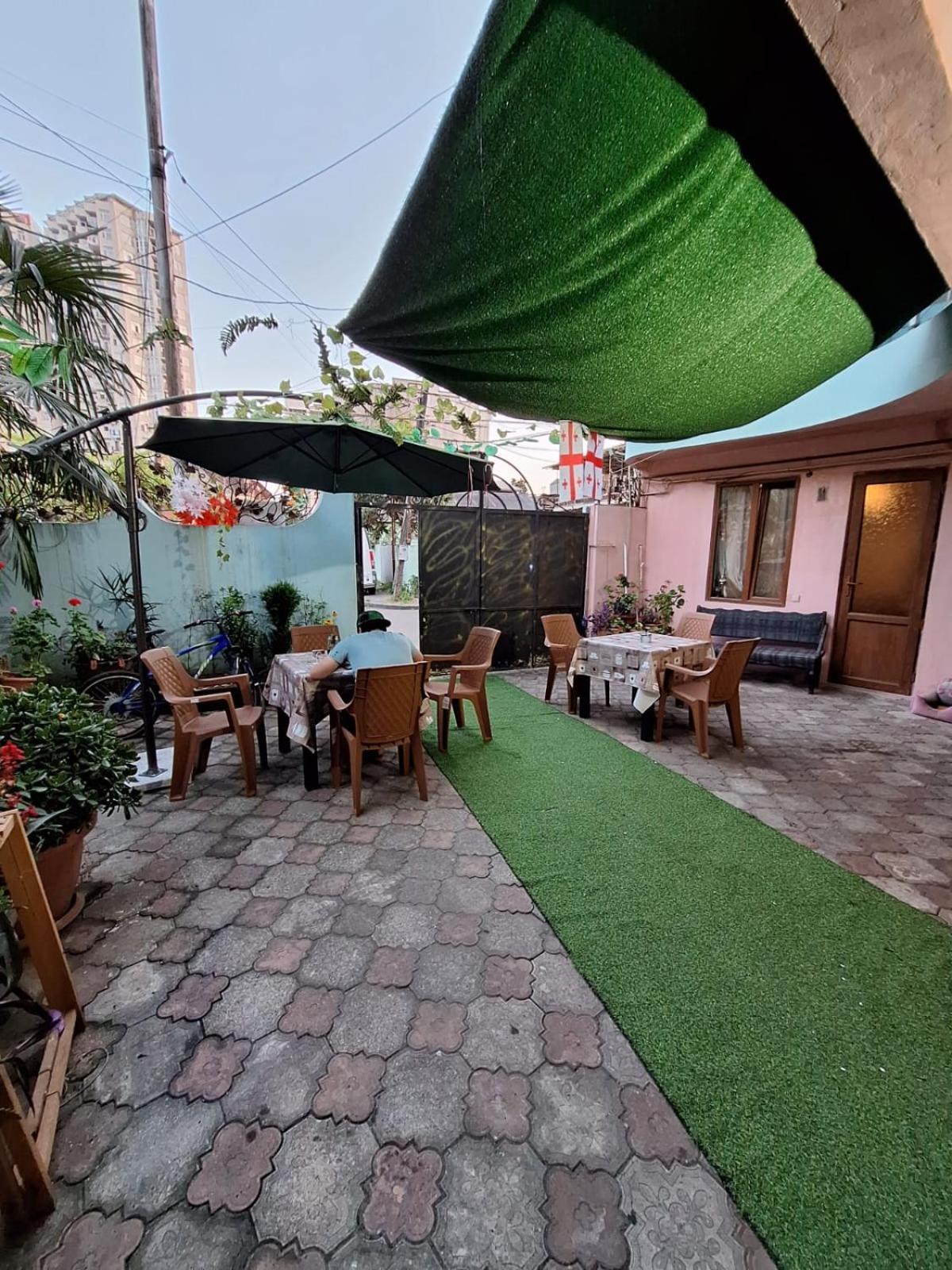 Nino And Ali Apartment Батуми Екстериор снимка